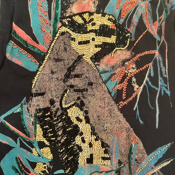 Black Sleeveless Graphic Top - Picture 7 of 10